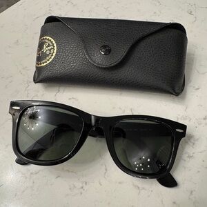 Selling authentic Ray-Ban Classic Wayferers